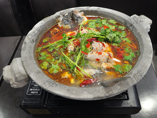 九门寨养生石锅鱼